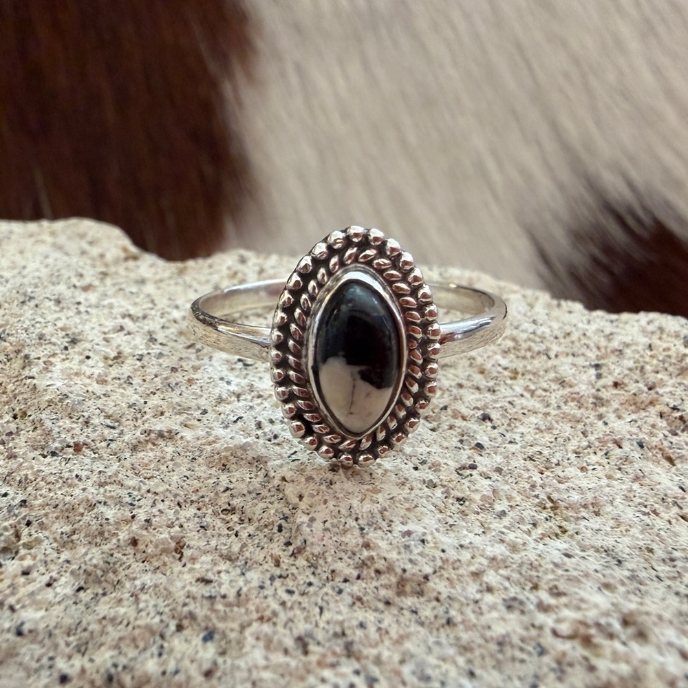 ❤️ White Buffalo Turquoise Oval Sterling Ring Size 7.25 Decorative Navajo Style